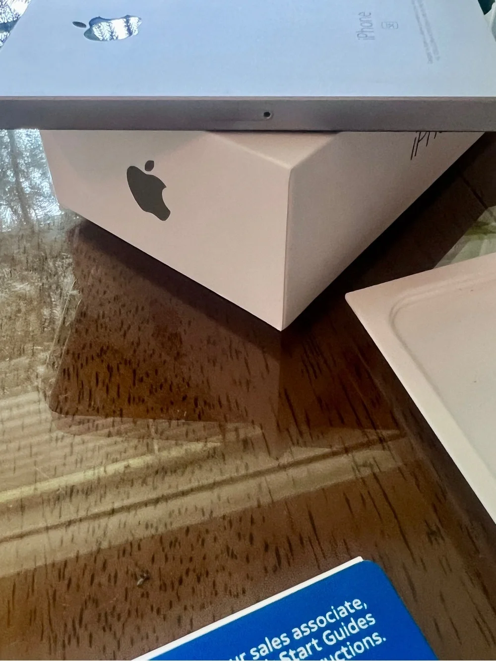 iPhone SE 1st Gen (2015-2017) 32GB PRISTINE OPEN BOX COLLECTORS BUNDLE